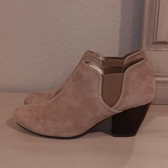 Vaneli Boots Womens 10 Gray Suede Leather Judy Ankle Booties - Picture 3 of 6